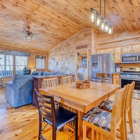 Secluded Sunrise Ridge-10 Min From Blue Ridge, King Beds, Hot Tub, 2 Porches, Fireplace Wood Burning, Mountain View, Cozy Buitenkant foto