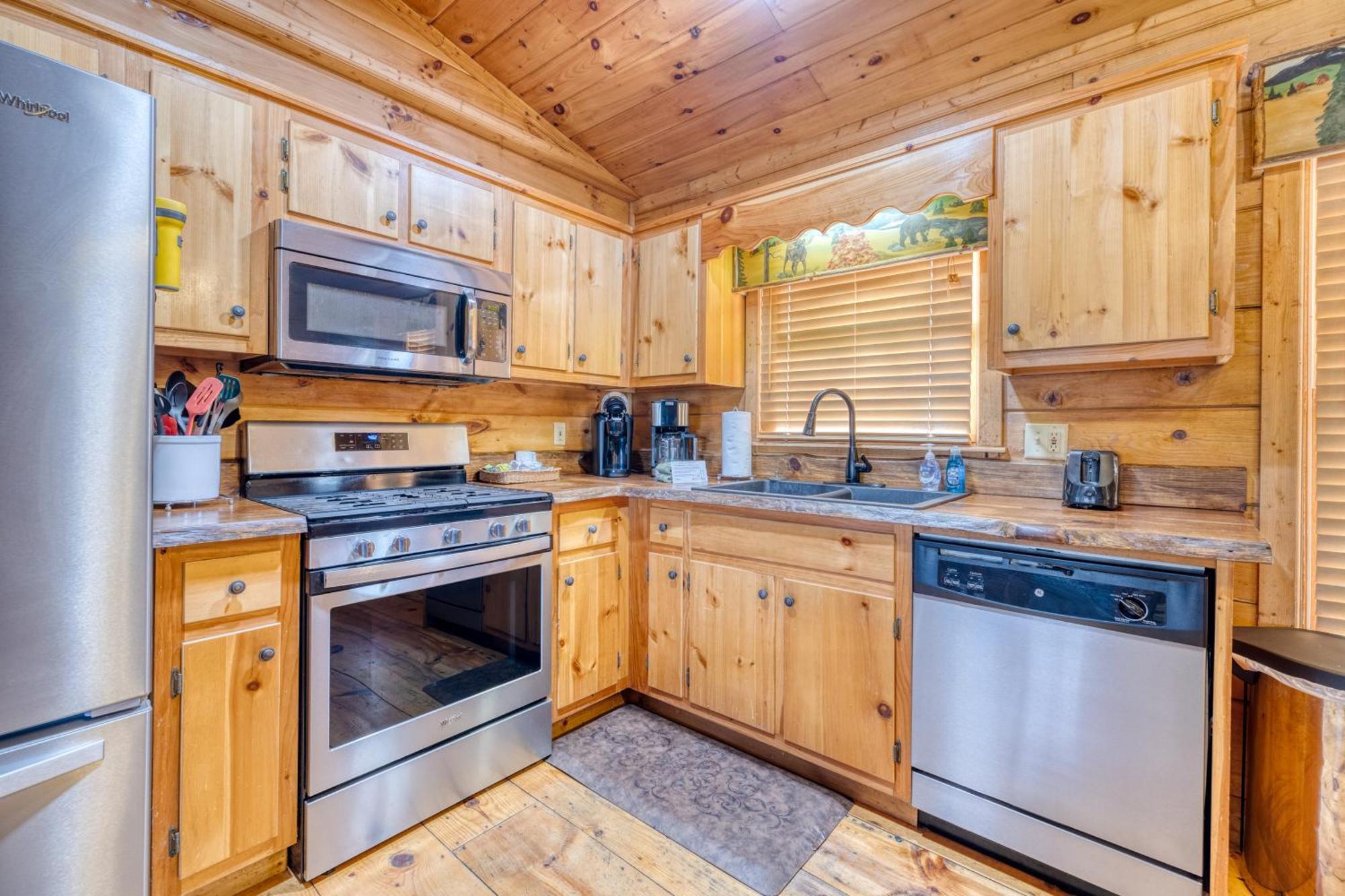 Secluded Sunrise Ridge-10 Min From Blue Ridge, King Beds, Hot Tub, 2 Porches, Fireplace Wood Burning, Mountain View, Cozy Buitenkant foto