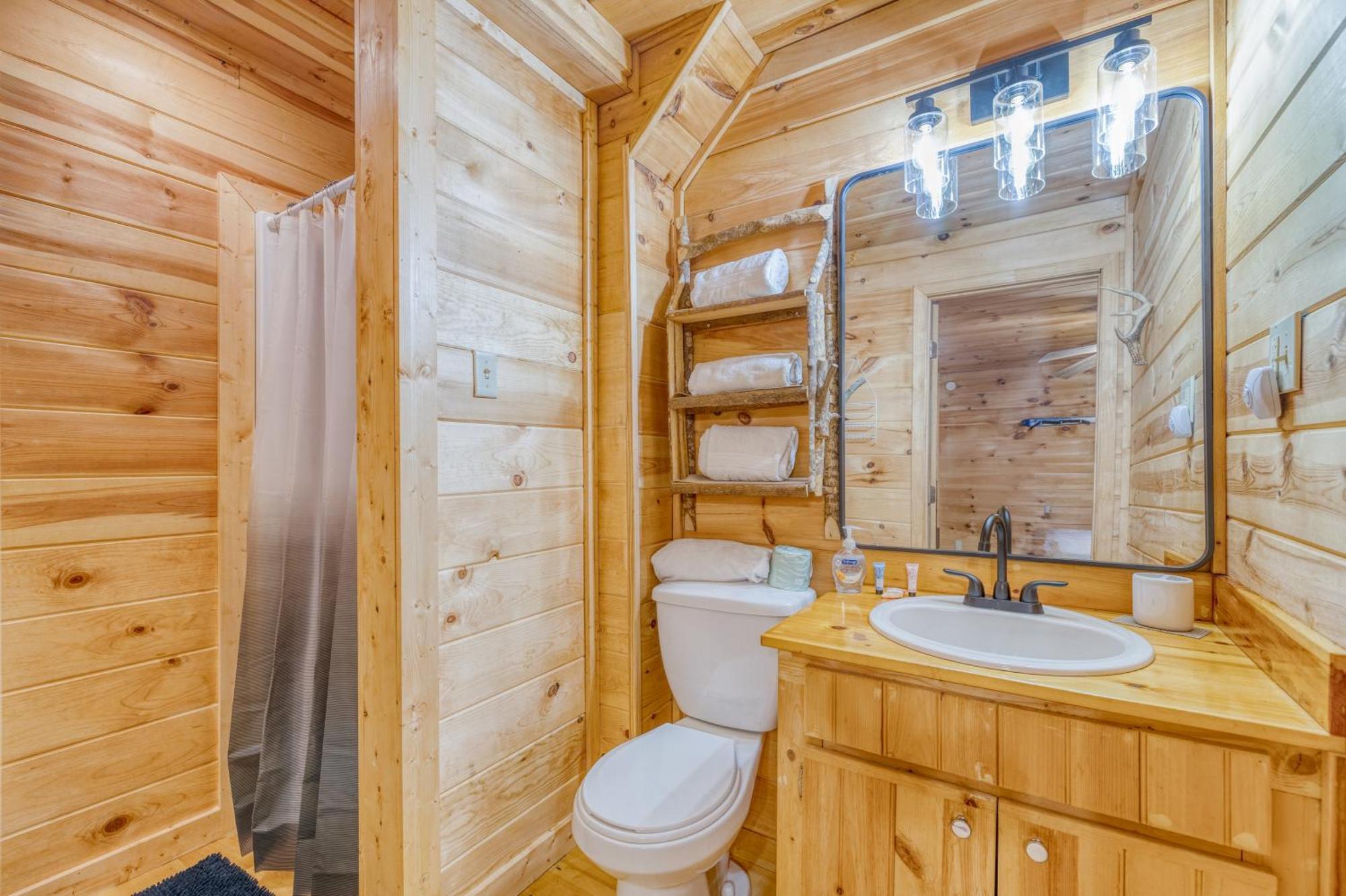Secluded Sunrise Ridge-10 Min From Blue Ridge, King Beds, Hot Tub, 2 Porches, Fireplace Wood Burning, Mountain View, Cozy Buitenkant foto